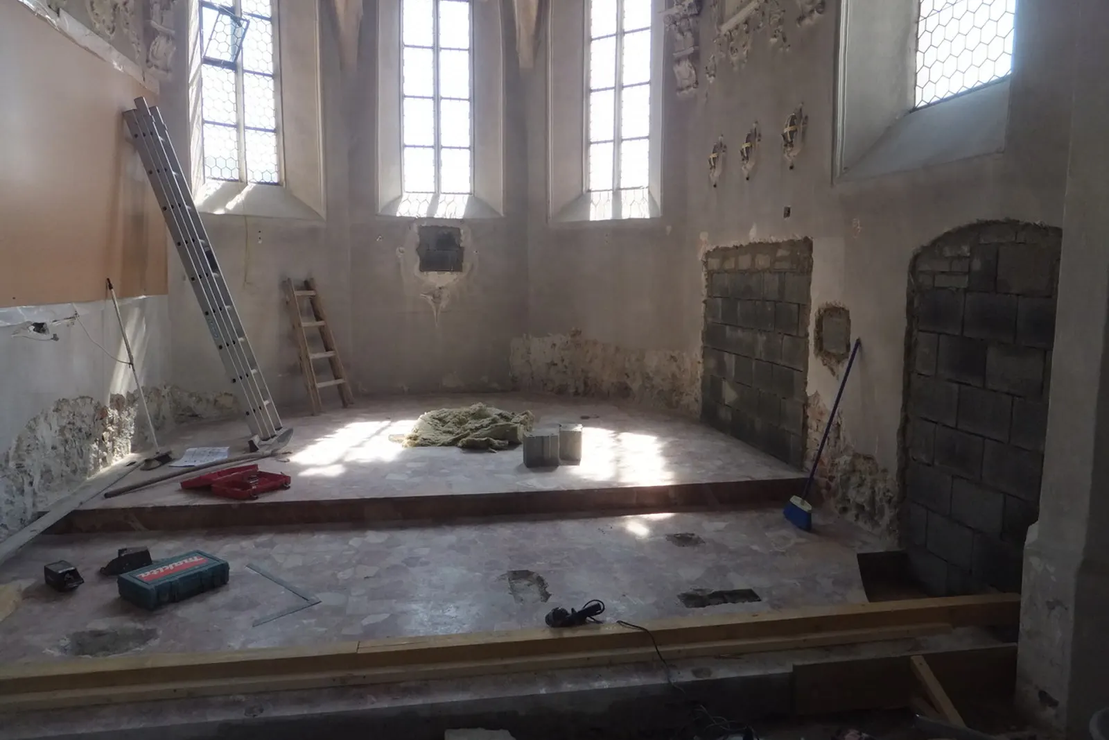 Kirchenschiff während der Entkernung, Bauphase 2013